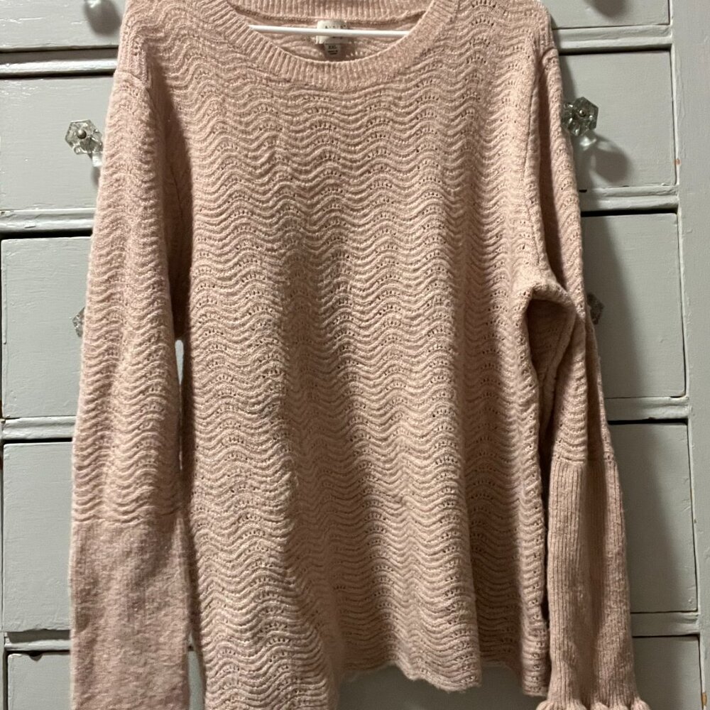 Soft Pink Knit Sweater with Small Open Knit